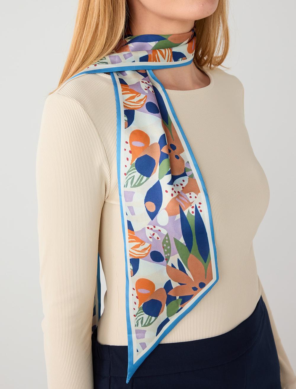 Çiçek Desenli Dokuma Fular