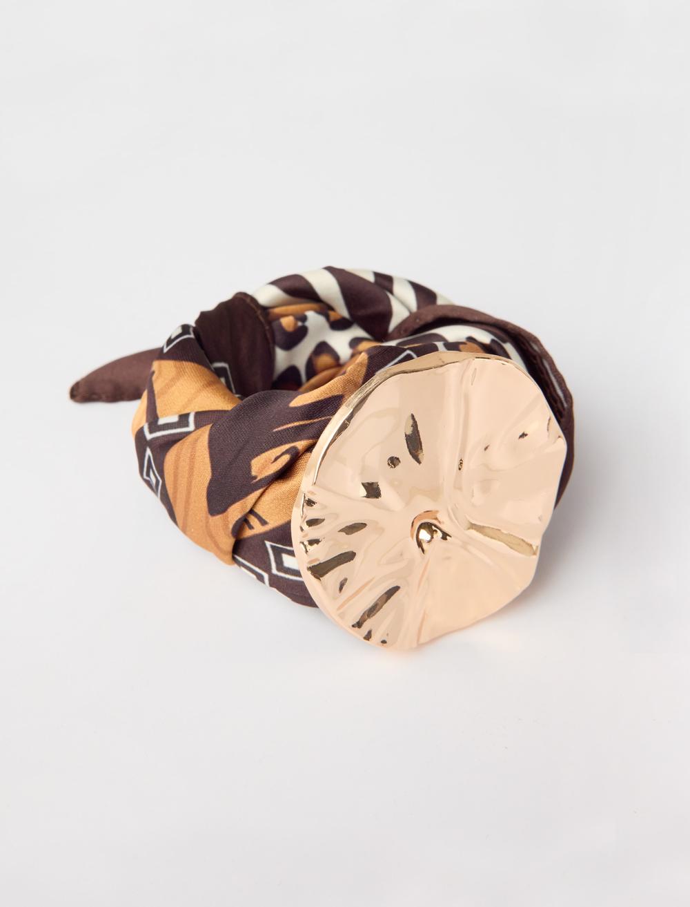 Metal Figürlü Eşarp Kolye