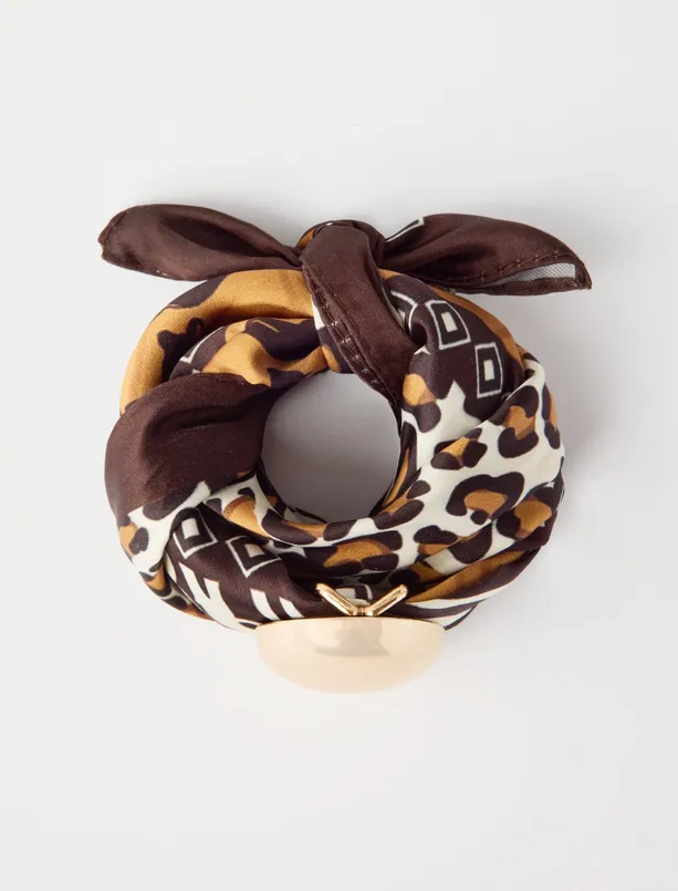 Bayan Turuncu Oval Metal Figürlü Eşarp Kolye