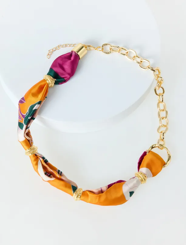 Bayan Karışık Metal Figürlü Zincirli Eşarp Kolye