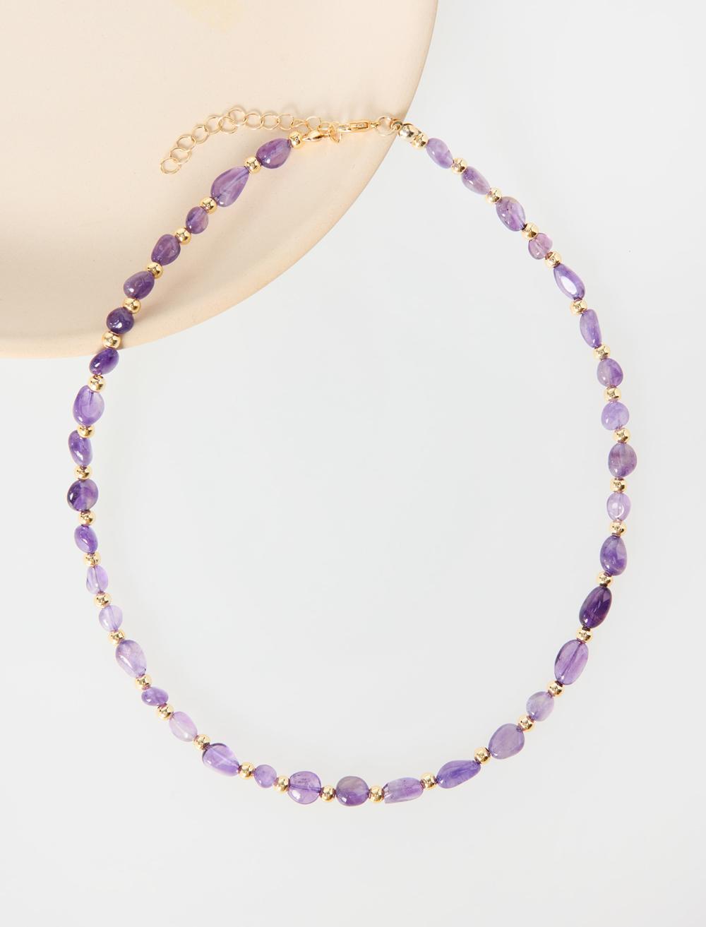 Doğal Taş Detaylı Metal Top Figürlü Kolye