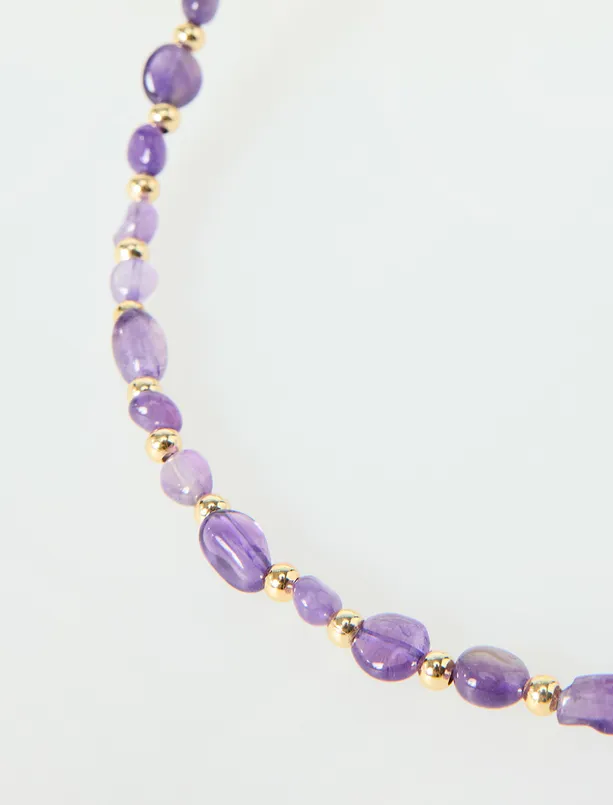 Bayan Mor Doğal Taş Detaylı Metal Top Figürlü Kolye