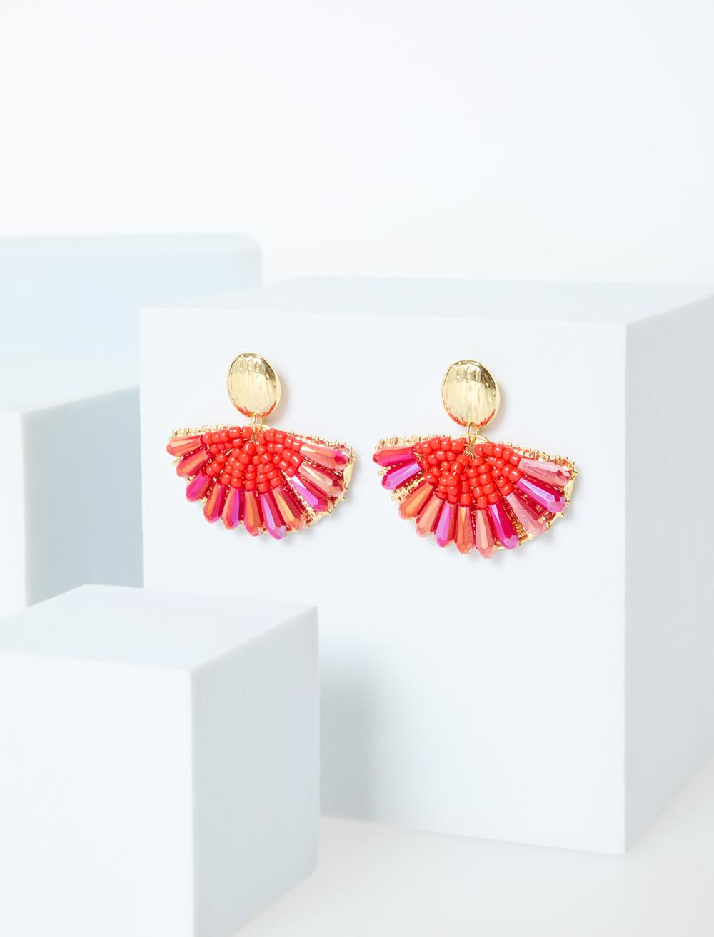 Renkli Boncuk Detaylı Sallanan Küpe