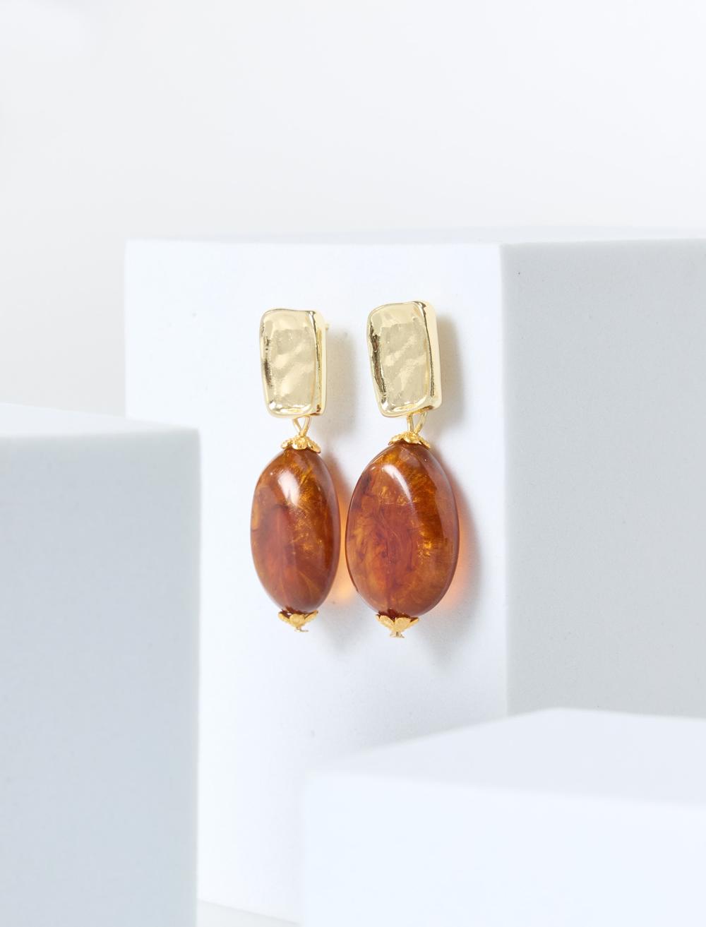 Oval Figürlü Parlak Sallanan Küpe