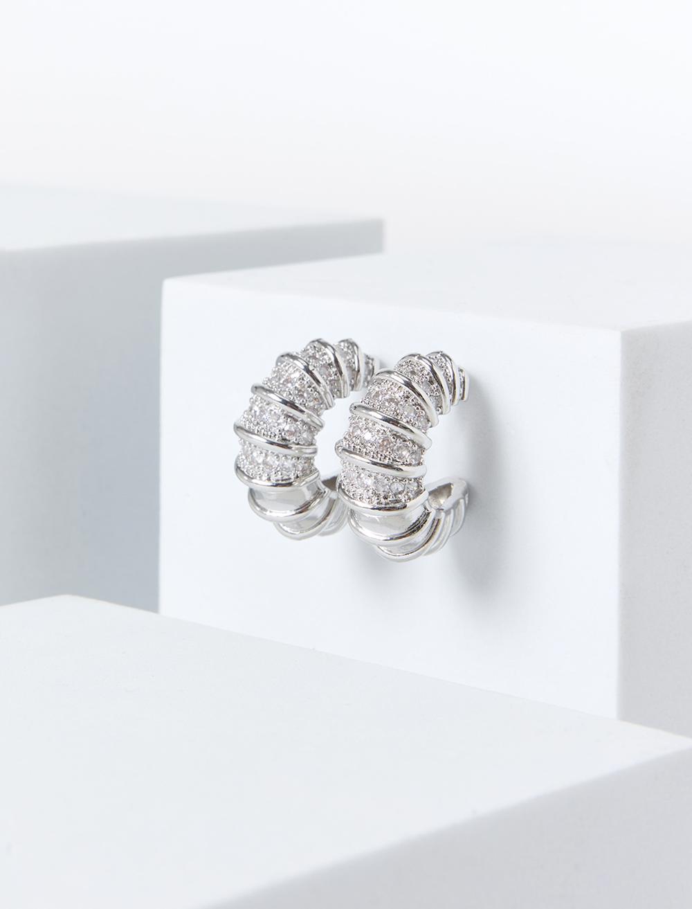 Burgu Formlu Yarım Halka Küpe