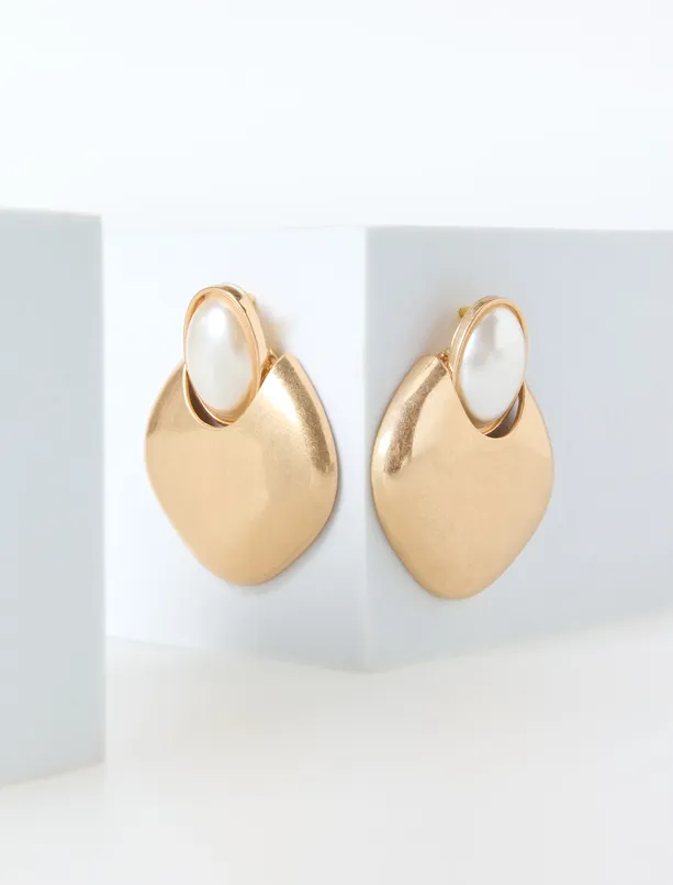 Bayan  Oval Figürlü İncili Küpe