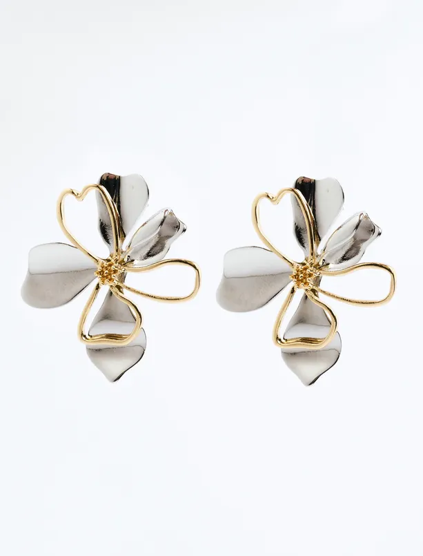 Bayan  Parlak Metal Çiçek Figürlü Zarif Küpe