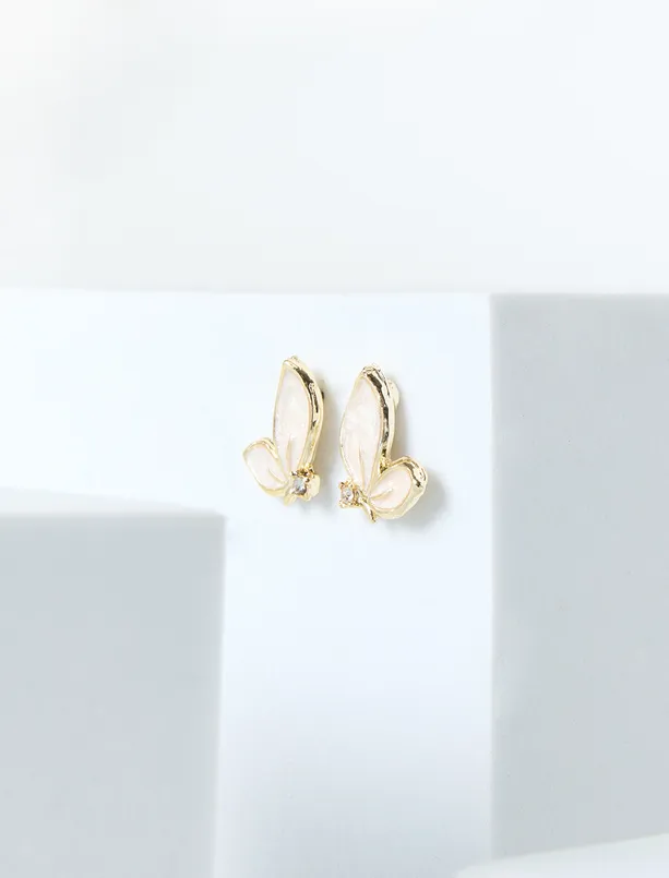 Bayan  Kelebek Figürlü Mine Detaylı Küpe