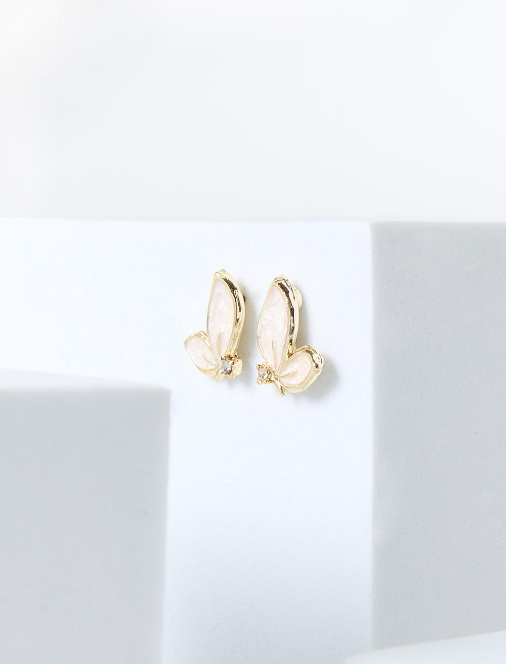 Kelebek Figürlü Mine Detaylı Küpe