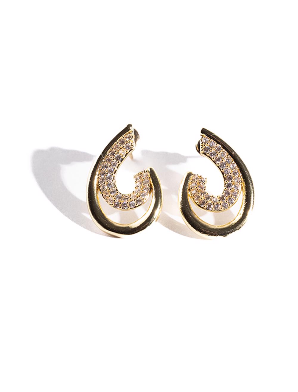 Taş Detaylı Yarım Halka Küpe