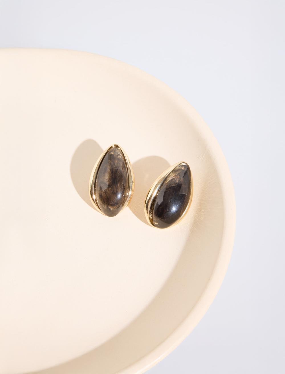 Büyük Damla Taş Figürlü Küpe