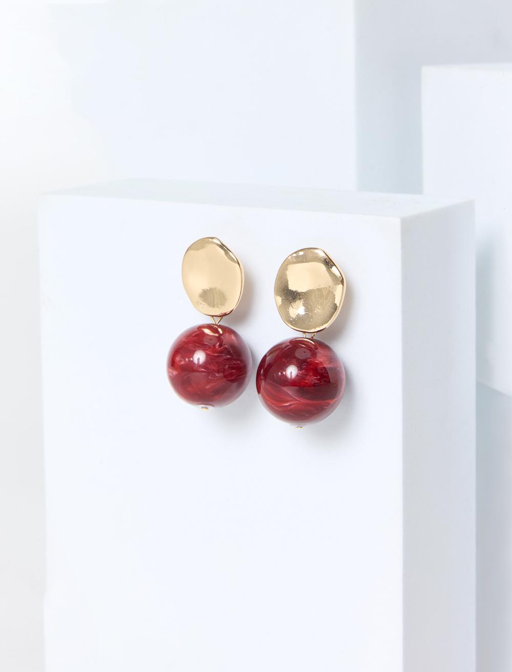 Renkli Yuvarlak Taş Figürlü Parlak Küpe