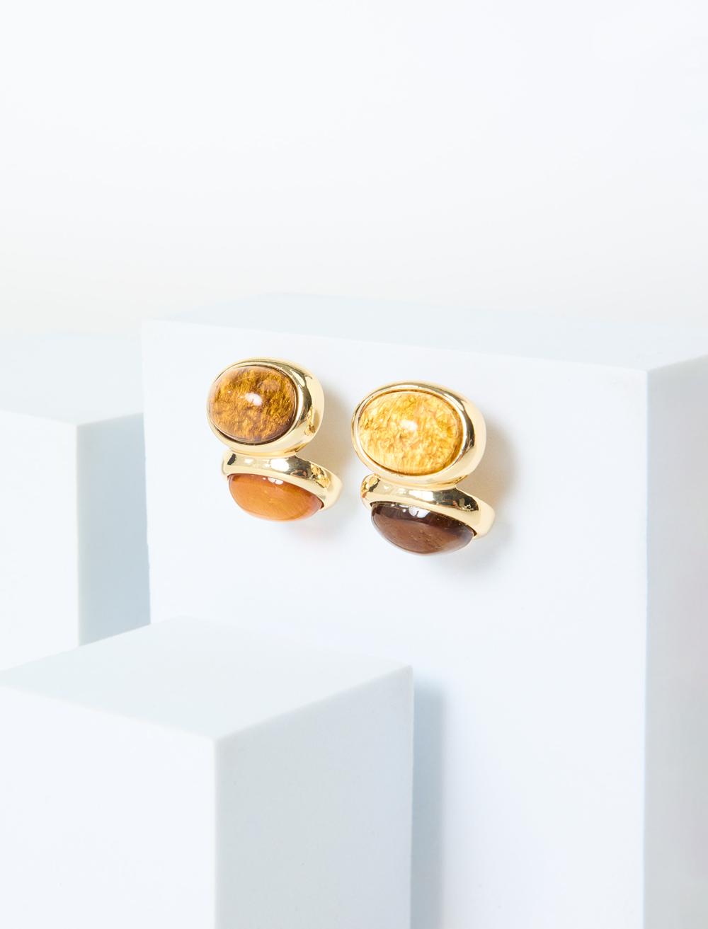 İki Oval Figürlü Küpe