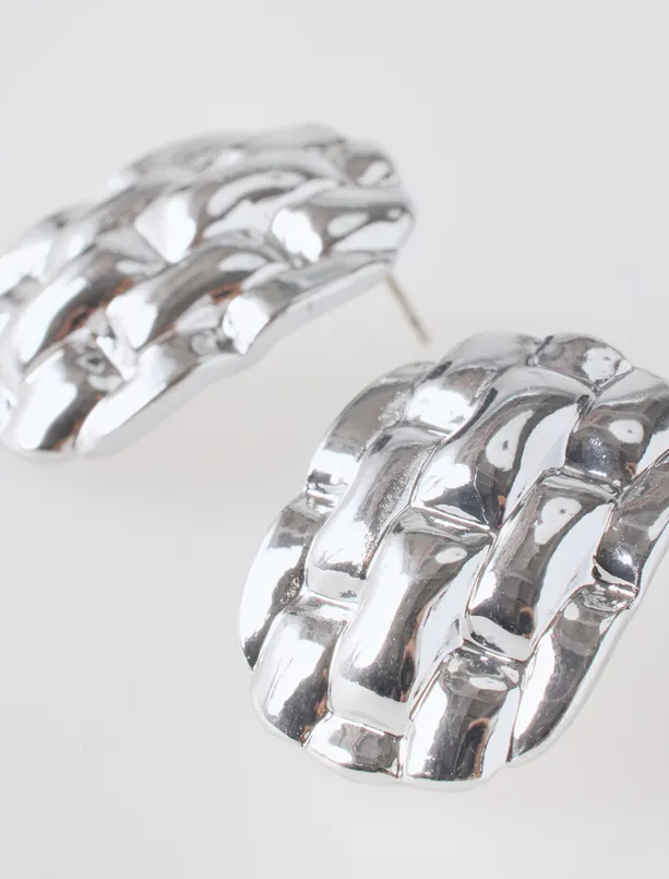 Women Grey Textured Shiny Metal Earrings