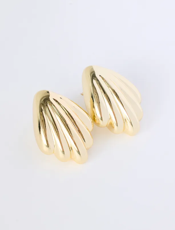 Women Yellow Oyster-Shaped Shiny Earrings
