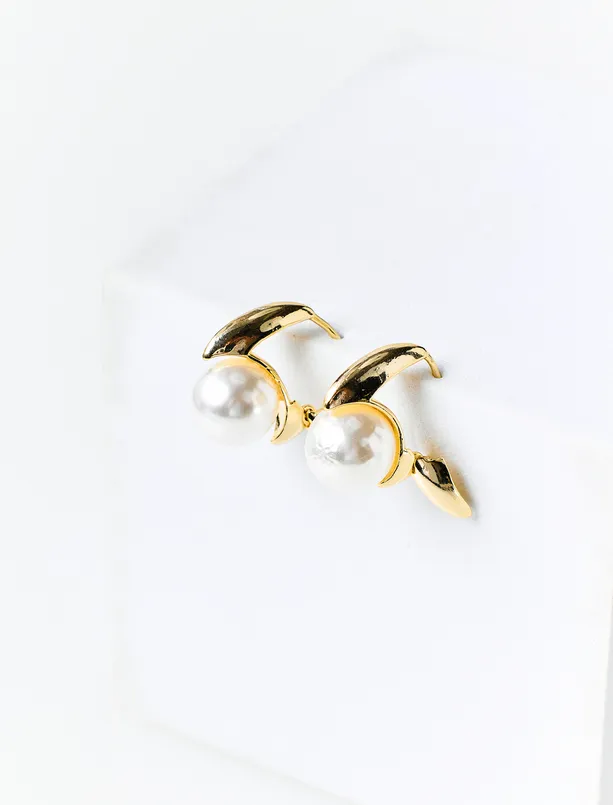 Women Yellow Pearl-Detailed Hoop Earrings