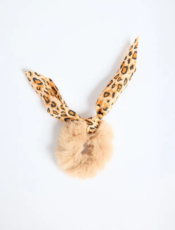 Women  Plush Detailed Buckle