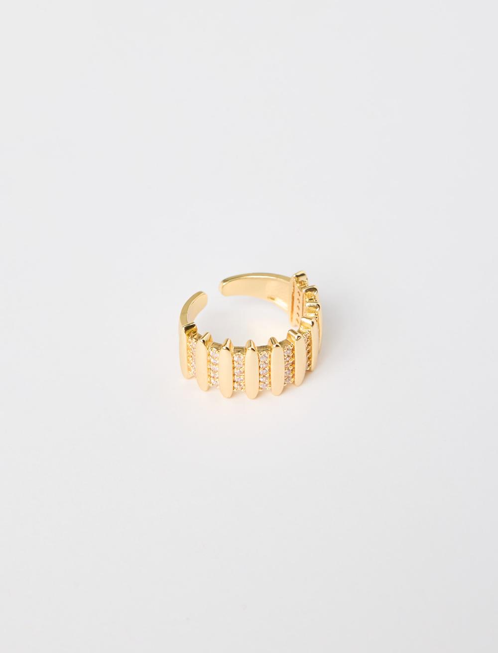 Şerit Detaylı Işıltılı Yüzük