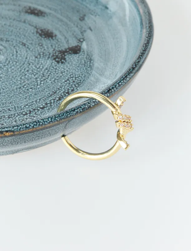 Bayan  Burgu Figürlü Parlak Taşlı Yüzük