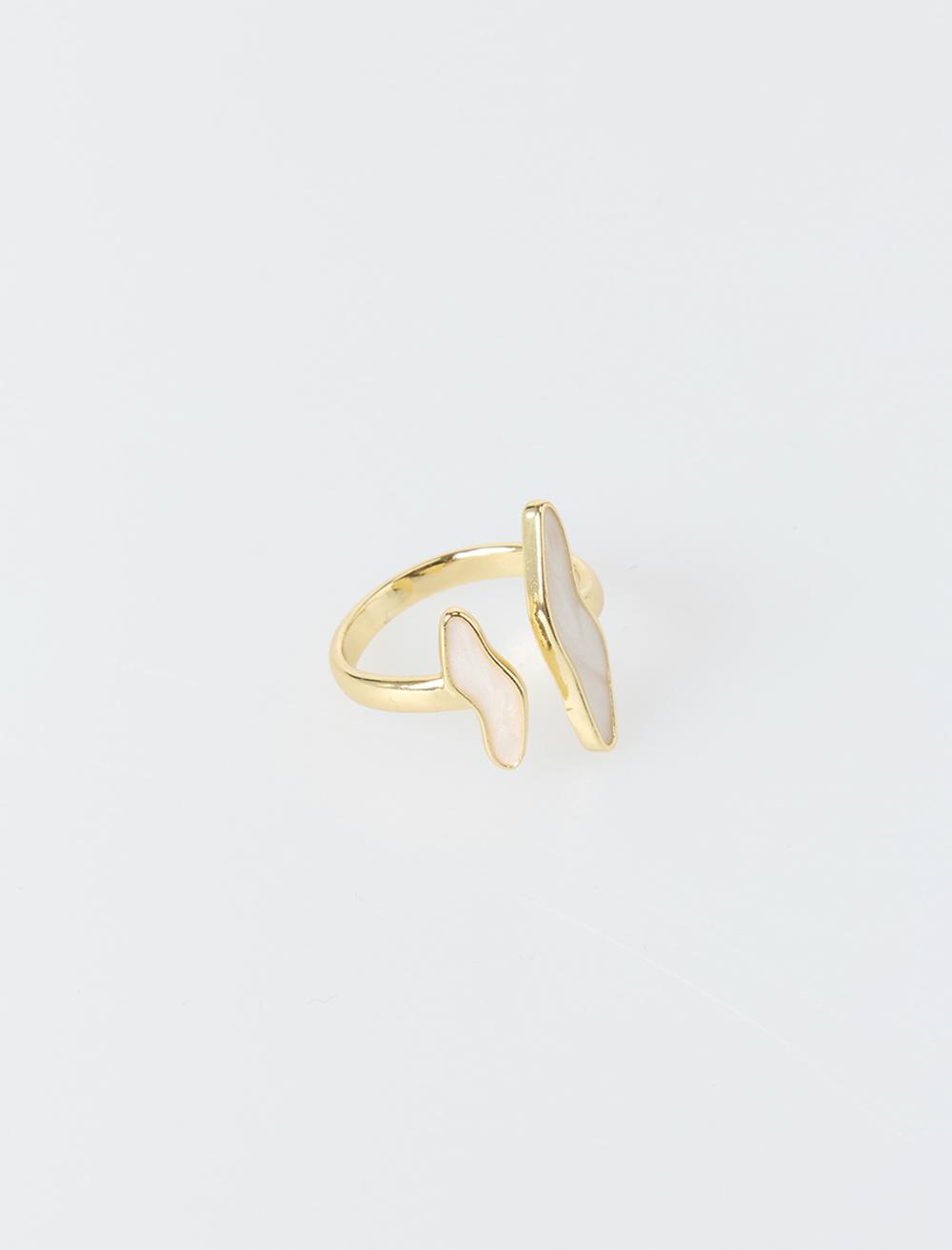 Asimetrik Figürlü Ayrık Yüzük