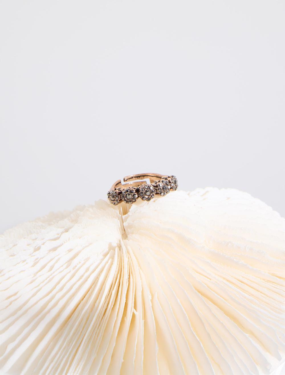 Parlak Taşlı Çiçek Figürlü Ayarlanabilir Yüzük