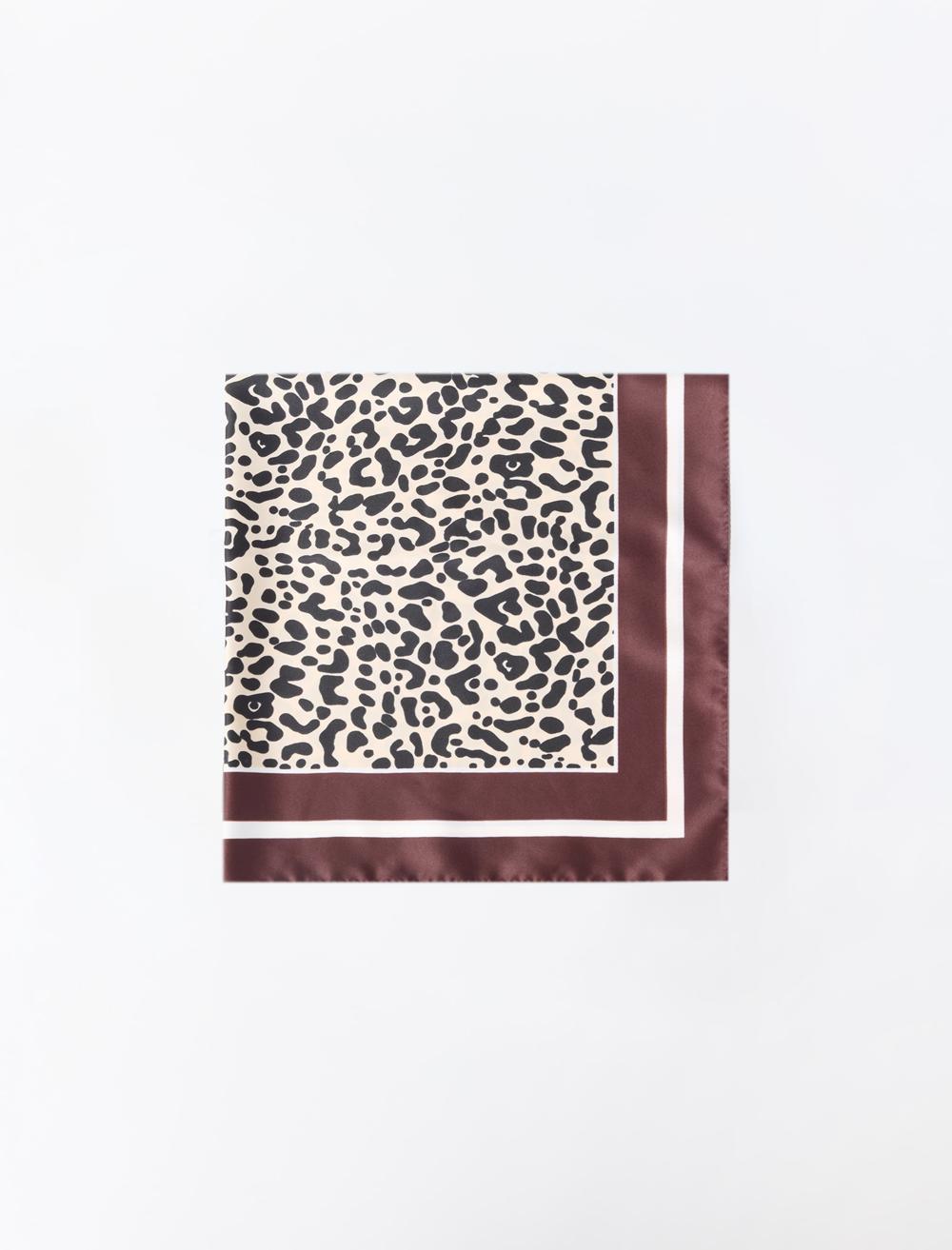 Leopar Desenli Dokuma Eşarp