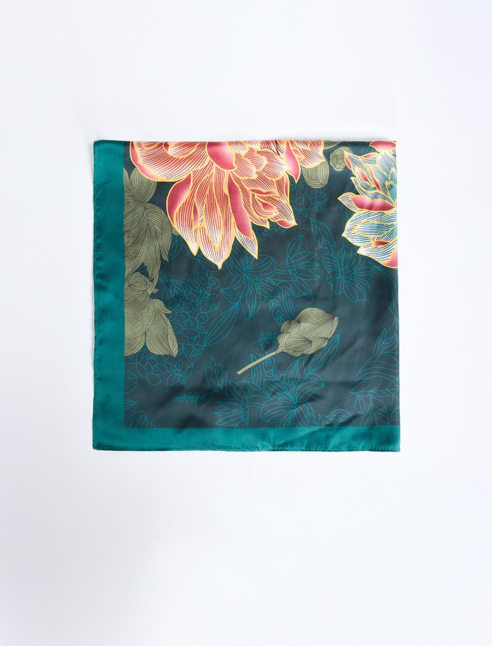 Çiçek Desenli Dokuma Eşarp