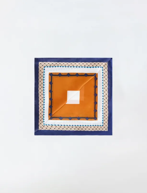 Bayan  Kare Desenli Dokuma Eşarp