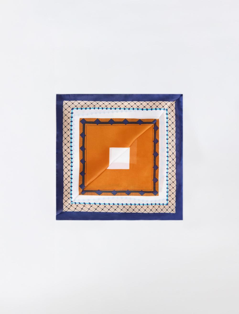 Kare Desenli Dokuma Eşarp