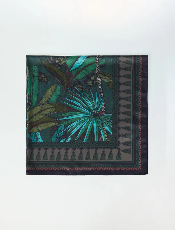 Women  Leaf Patterned Woven Scarf